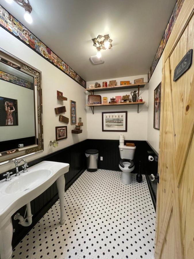Beard And Lady Inn Chester Extérieur photo